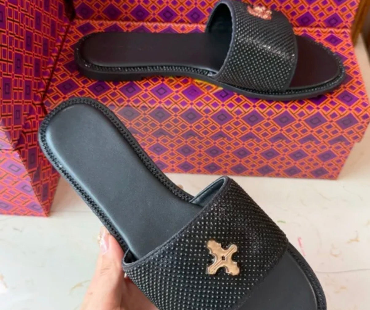 .TORY BURCH SPARKLY SANDALS.