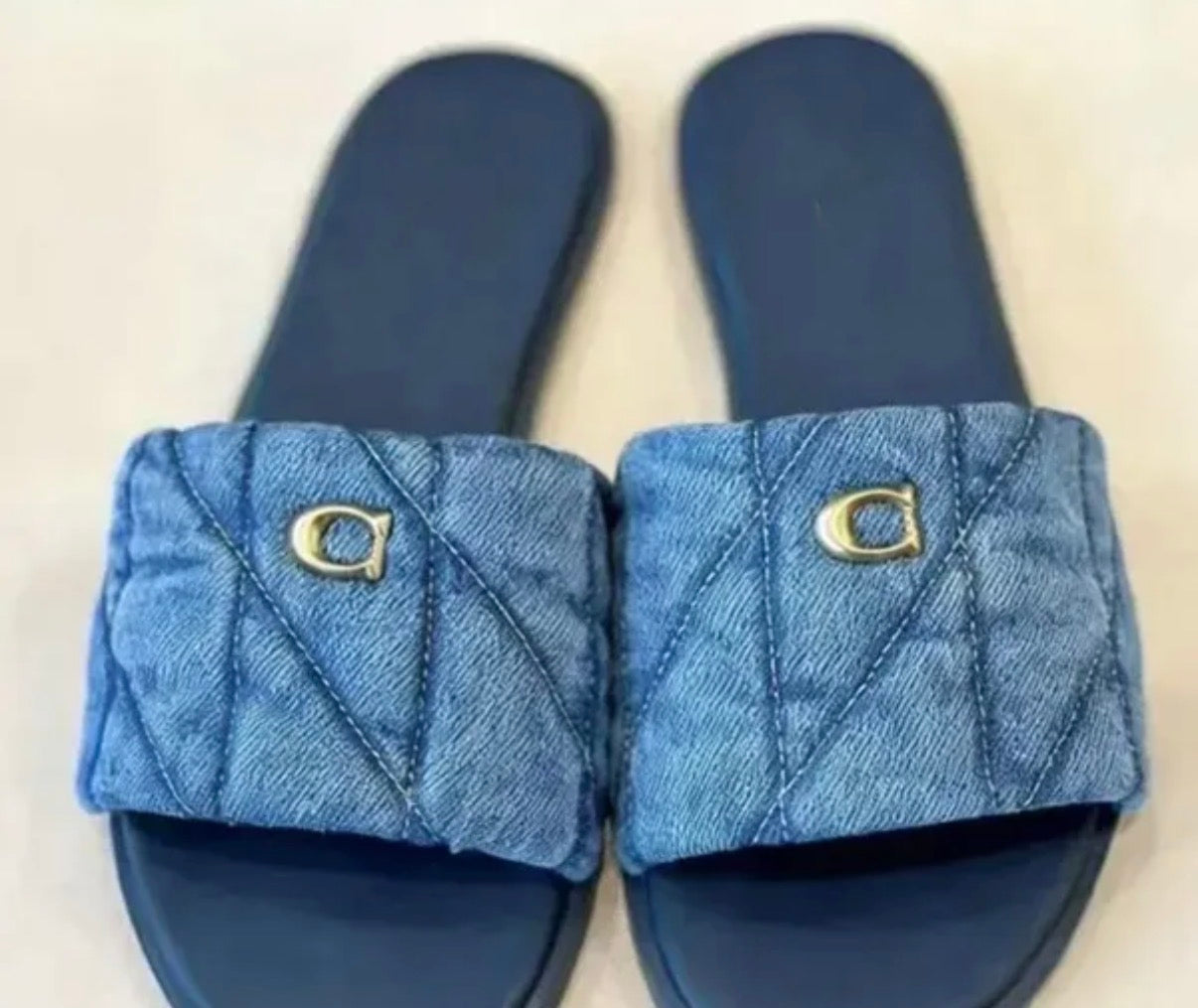 .COACH HOLLY SANDALS. (4)